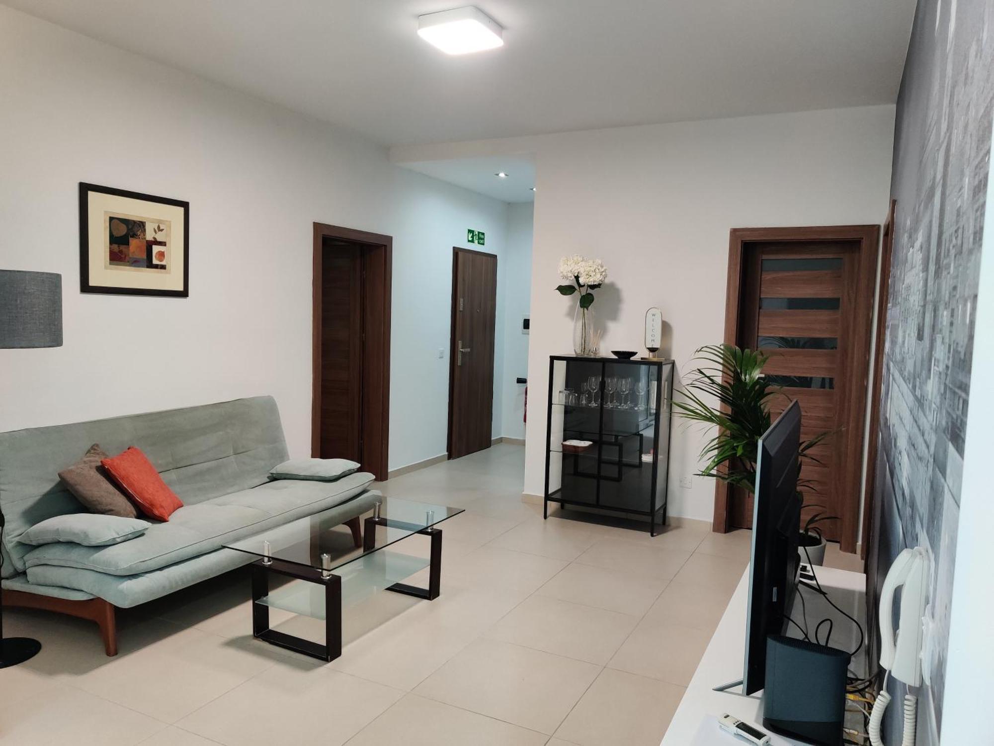 Depiro Point Deluxe - Modern, Designer 2 Minutes Away From Popular Seafront Apartment *