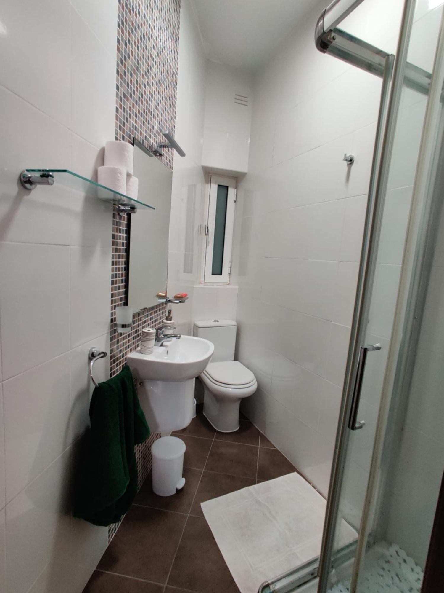Depiro Point Deluxe - Modern, Designer 2 Minutes Away From Popular Seafront