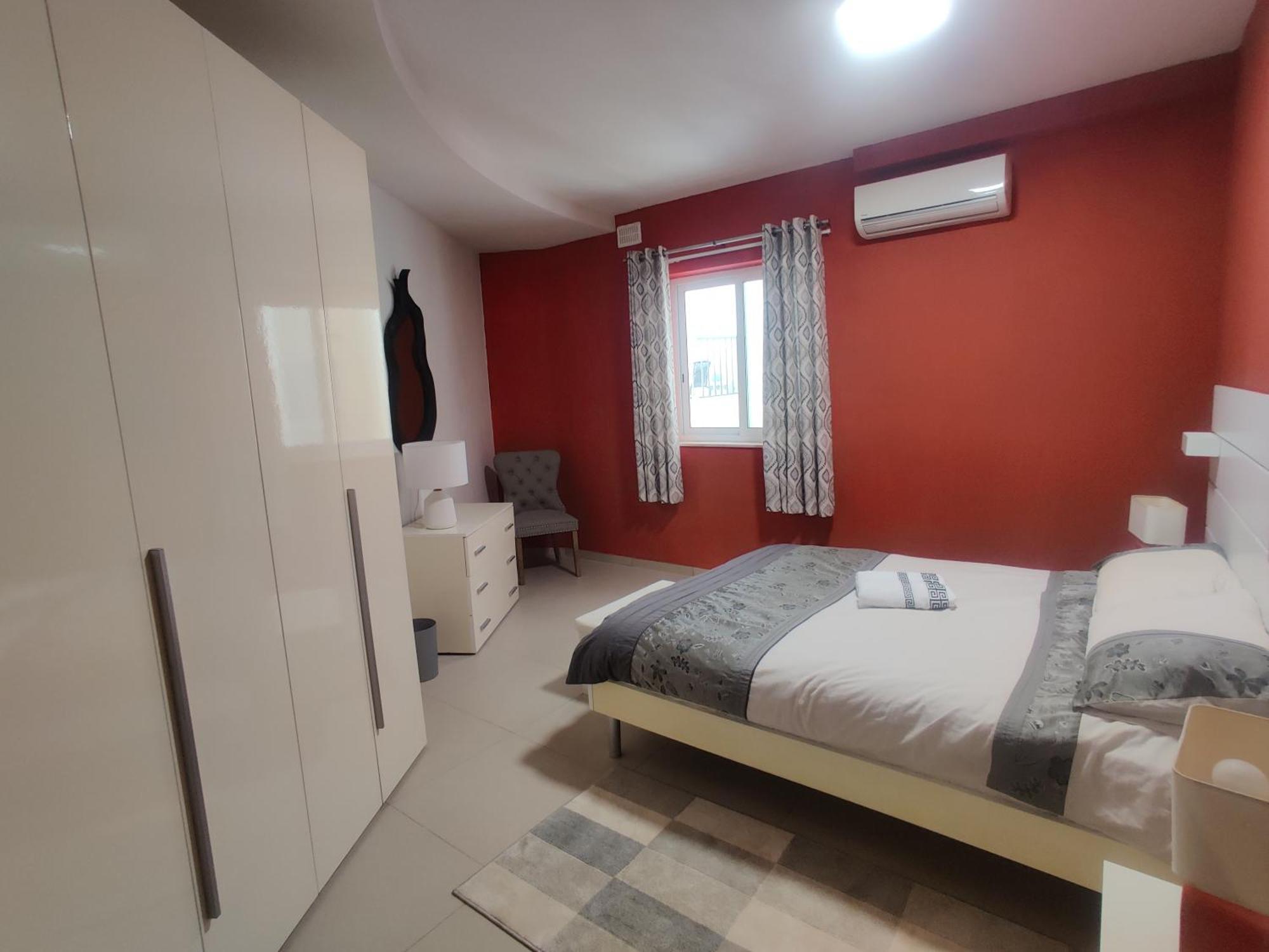 Depiro Point Deluxe - Modern, Designer 2 Minutes Away From Popular Seafront Apartment Sliema