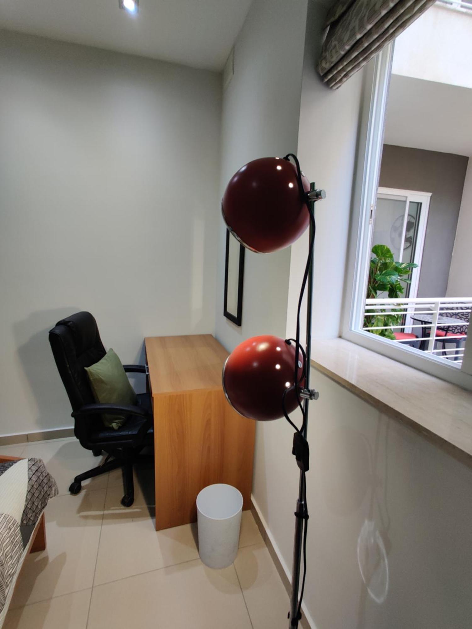 Depiro Point Deluxe - Modern, Designer 2 Minutes Away From Popular Seafront