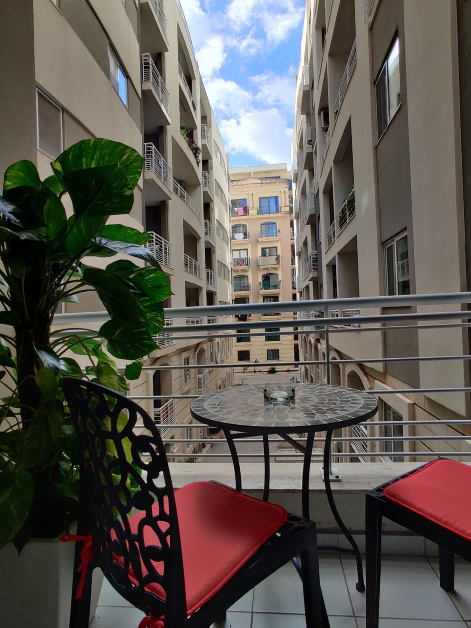 Depiro Point Deluxe - Modern, Designer 2 Minutes Away From Popular Seafront Apartment Sliema
