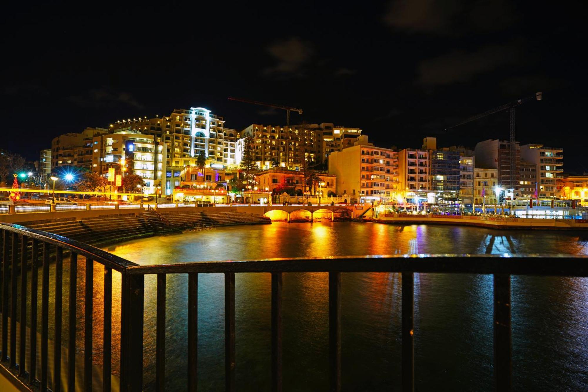 Apartment Depiro Point Deluxe - Modern, Designer 2 Minutes Away From Popular Seafront