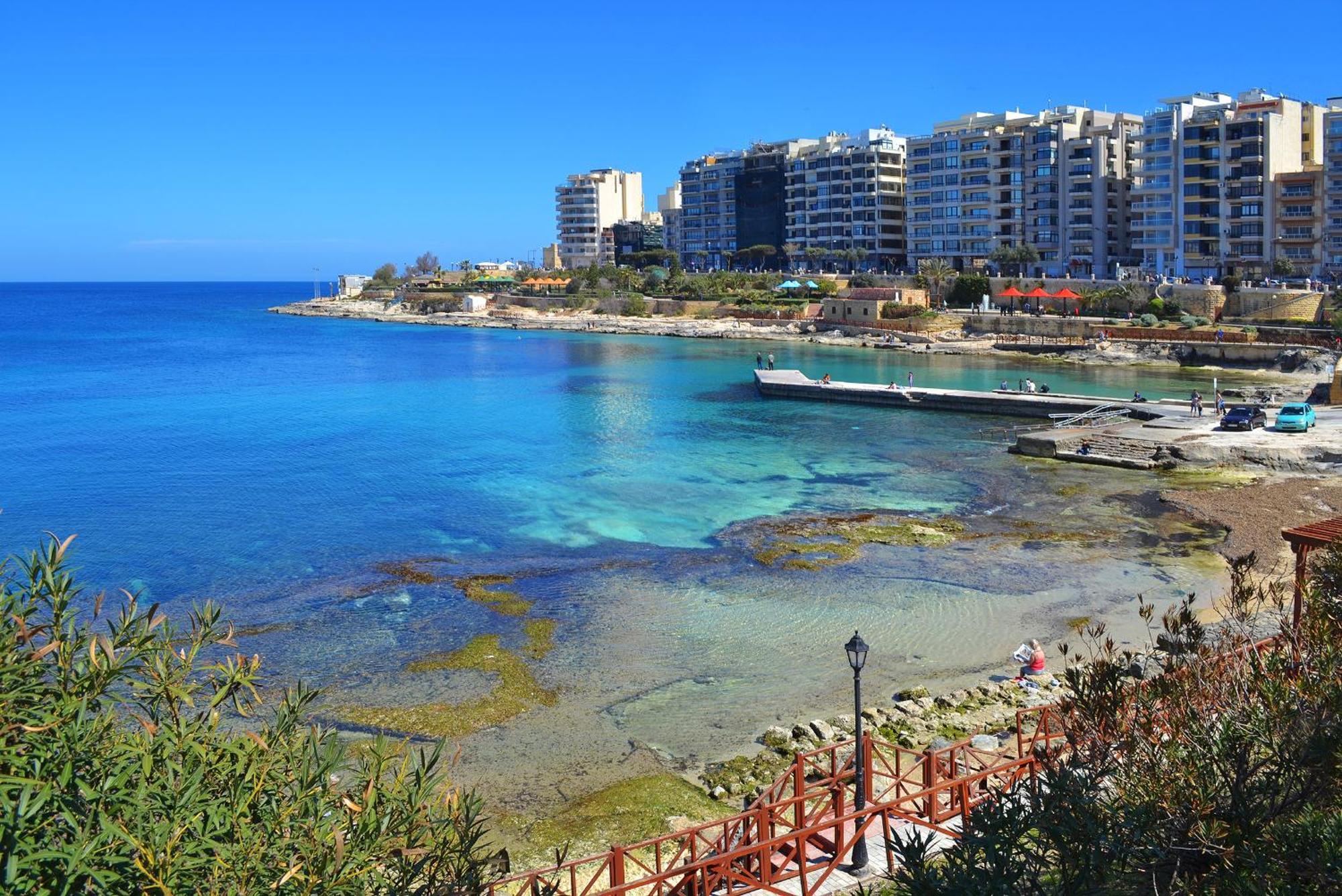 Depiro Point Deluxe - Modern, Designer 2 Minutes Away From Popular Seafront Apartment Sliema
